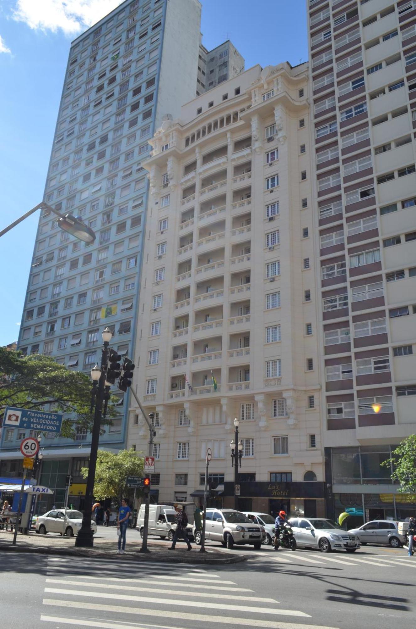 Lux Hotel 2*